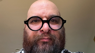 Shooting from below is unsuitable, because the subject has to look down and their face is distorted by the lense